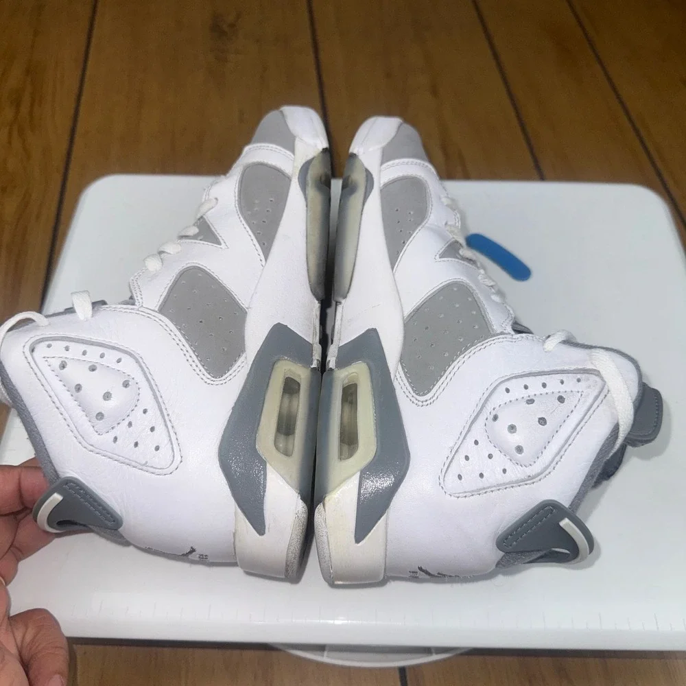 Air Jordan 6 Retro GS Cool Grey White Medium Grey 384665-100 Size 4.5Y